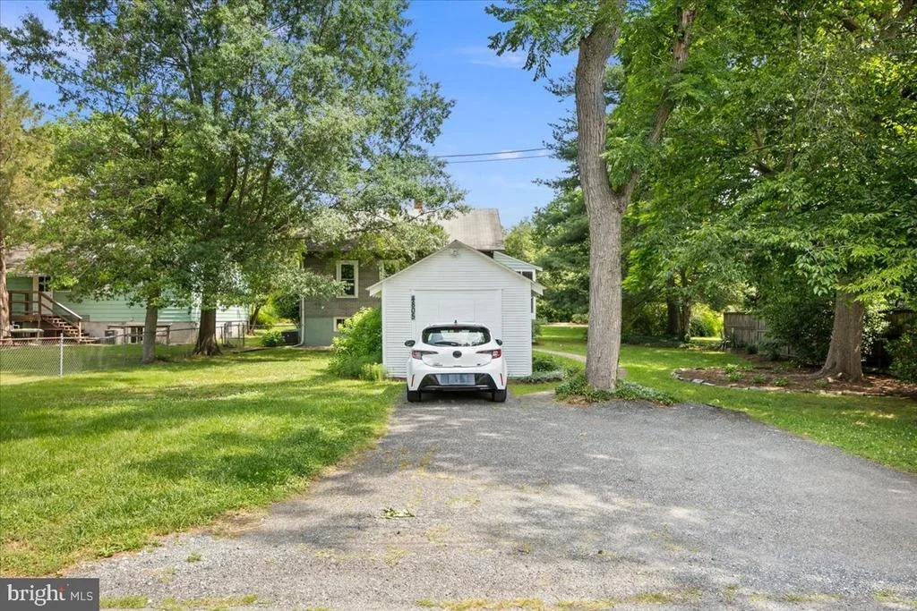 Photo of 4805 CALVERT ROAD