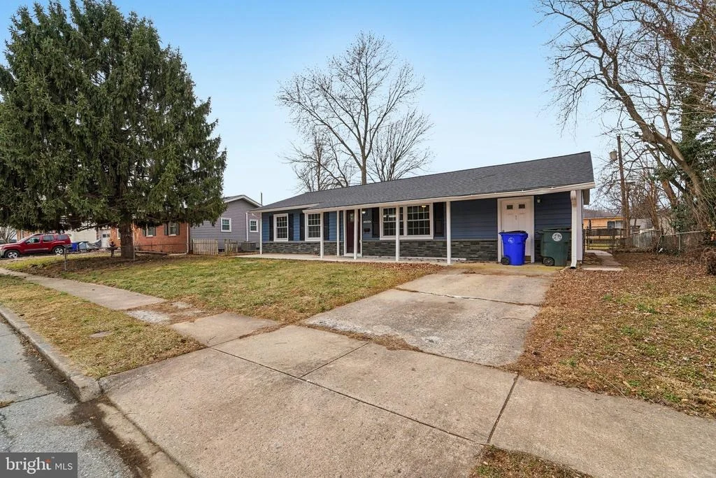 Photo of 1504 W 10TH STREET