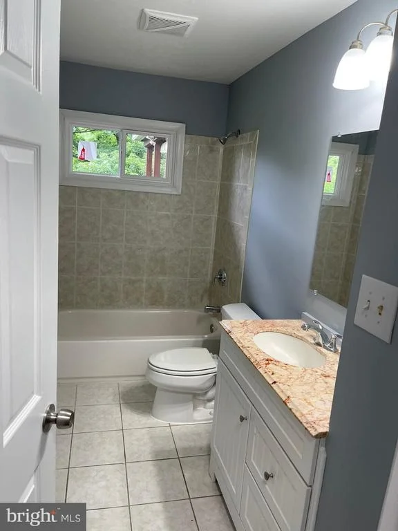 Photo of 610 W NETTLE TREE ROAD