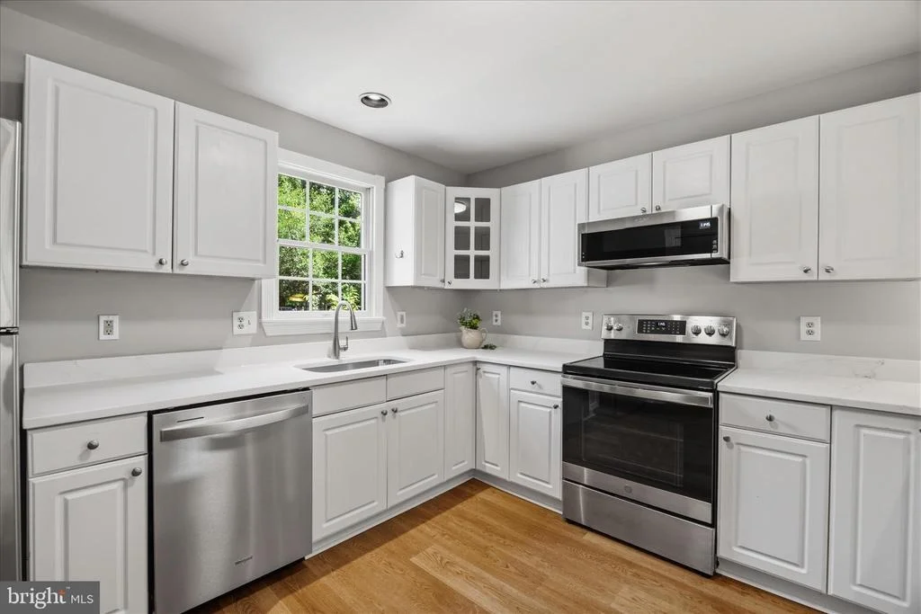 Photo of 565 SUNSET KNOLL ROAD