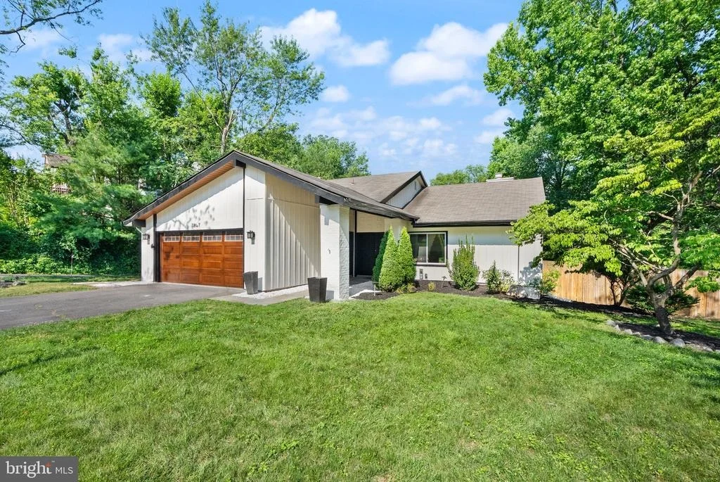 Photo of 7807 MULBERRY BOTTOM LANE