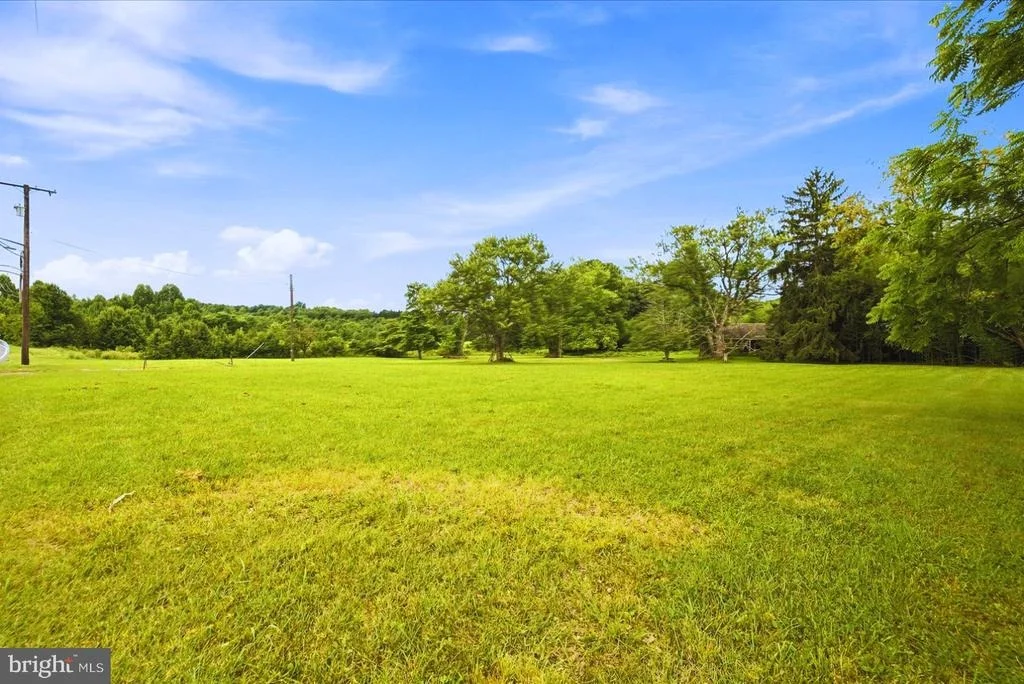 Photo of 5904 MUNCASTER MILL ROAD