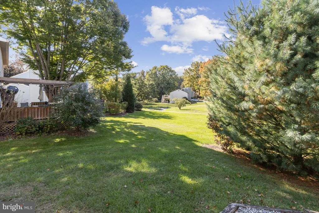 Photo of 8032 RED JACKET WAY