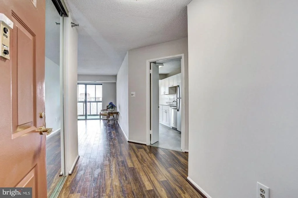 Photo of Unit 31007 at 15115 INTERLACHEN DRIVE