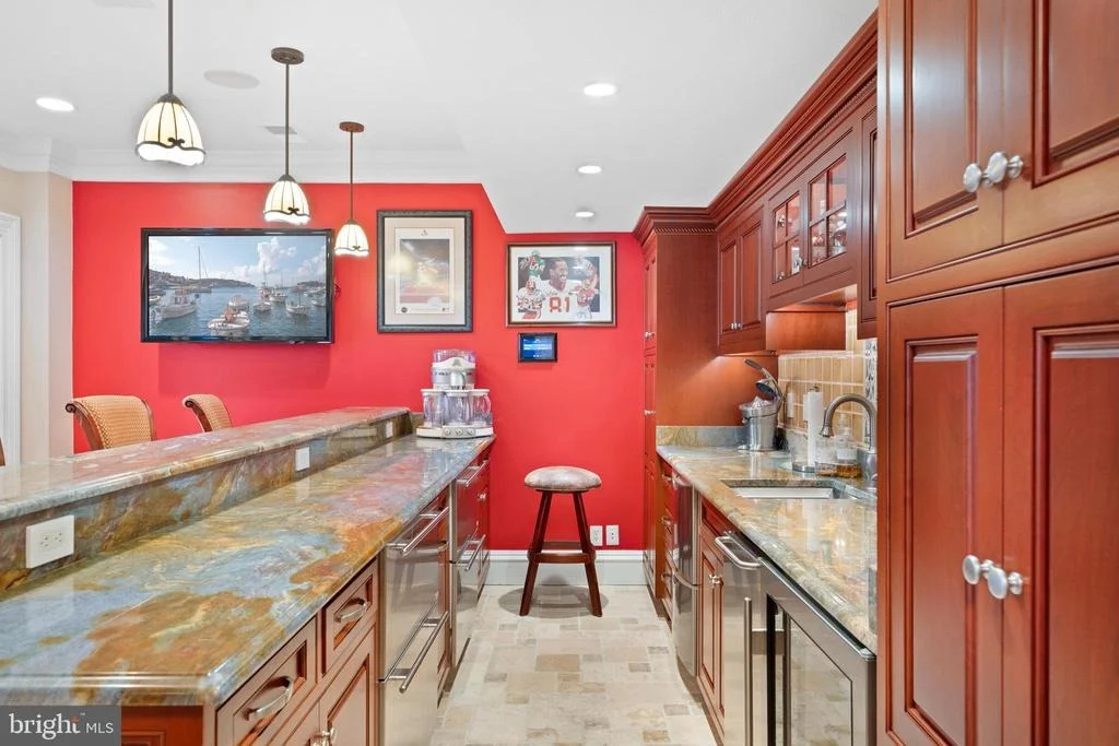 Photo of 206 HARBOR DRIVE