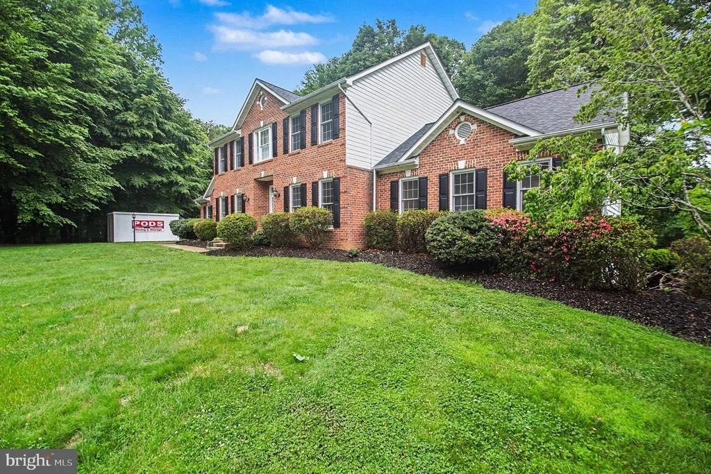 Photo of 7182 BREWSTER LANE