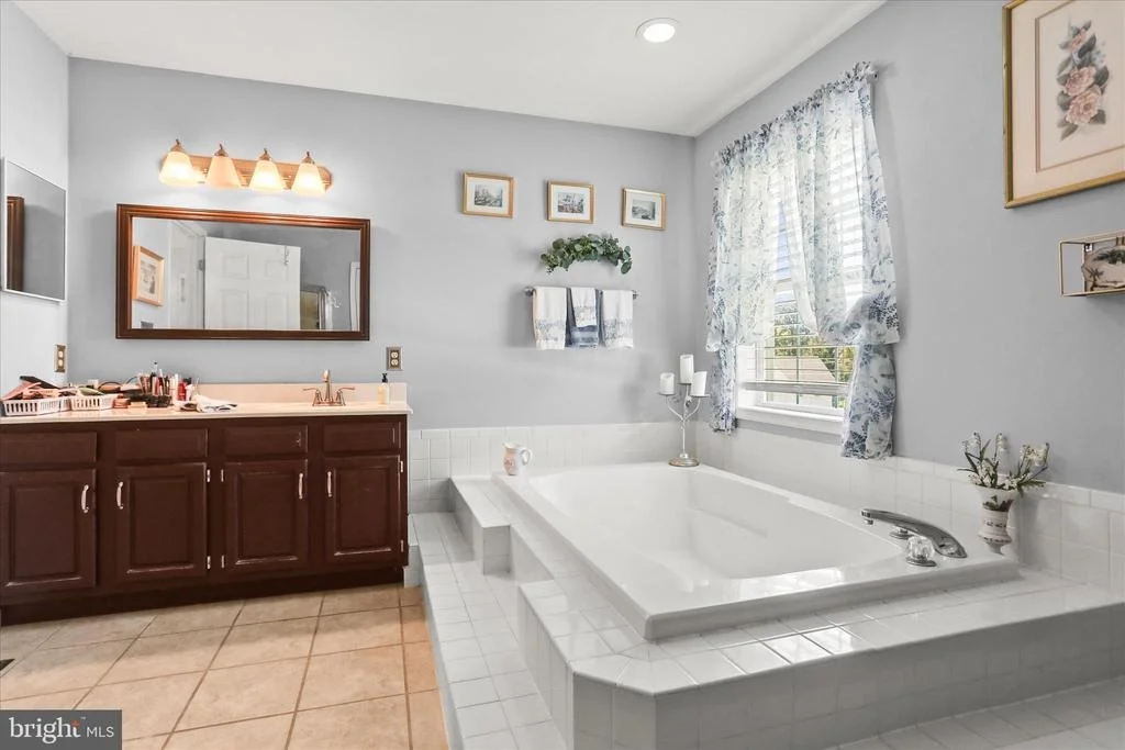 Photo of 17 ECKER AVENUE