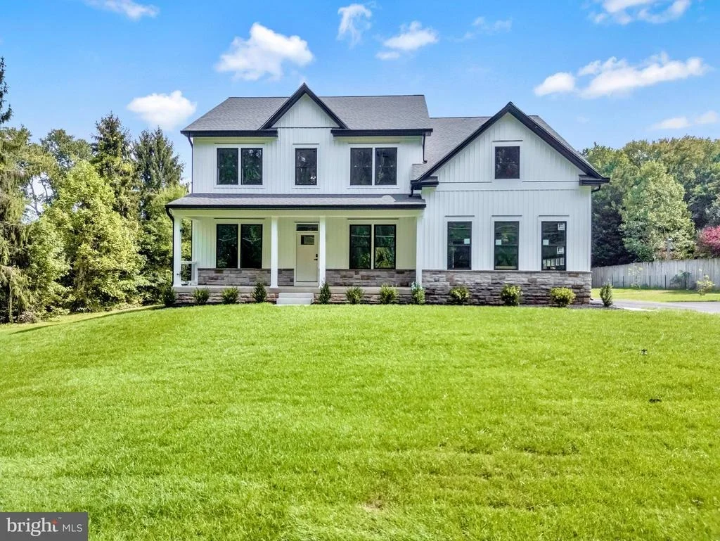 Photo of 1909 MITCHELL DRIVE