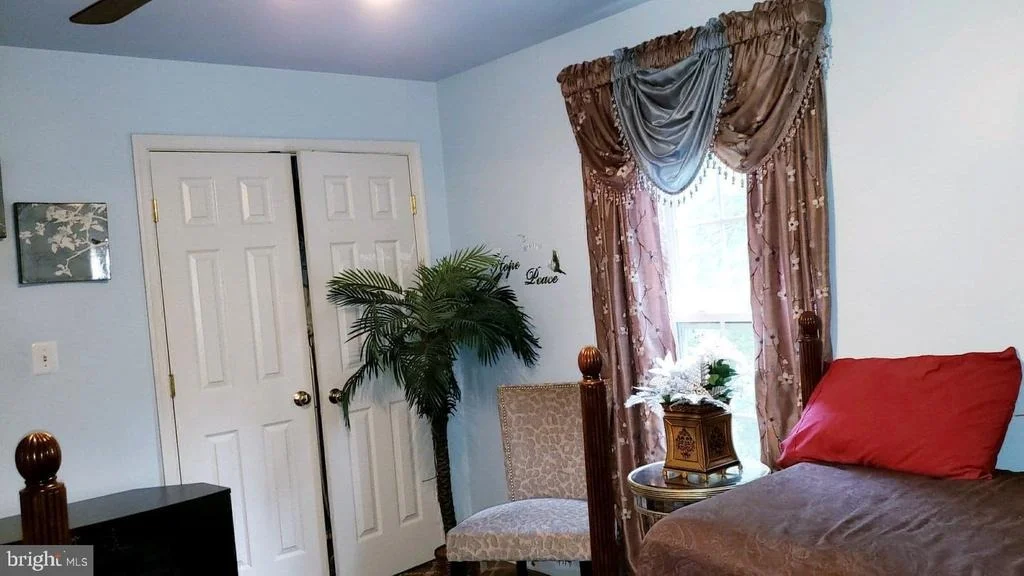 Photo of 9210 FOX PARK ROAD