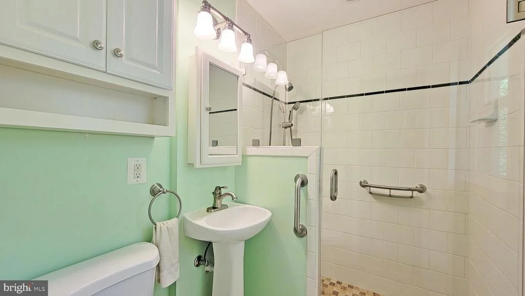 Photo of 3926 HOWARD STREET