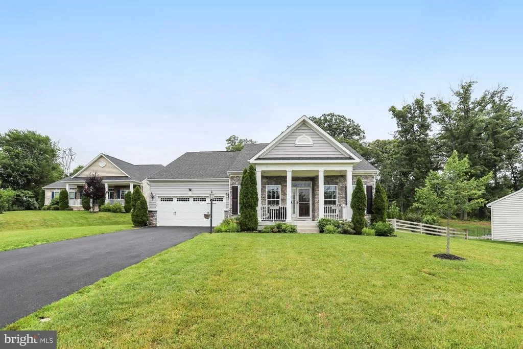 Photo of 26798 BARNSLEY PLACE
