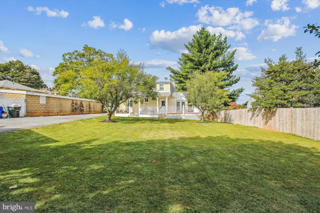 Photo of 904 OAK STREET