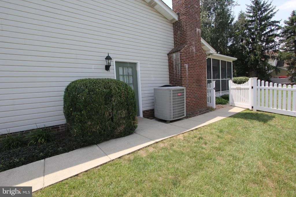 Photo of 6759 MEADOWSIDE DRIVE