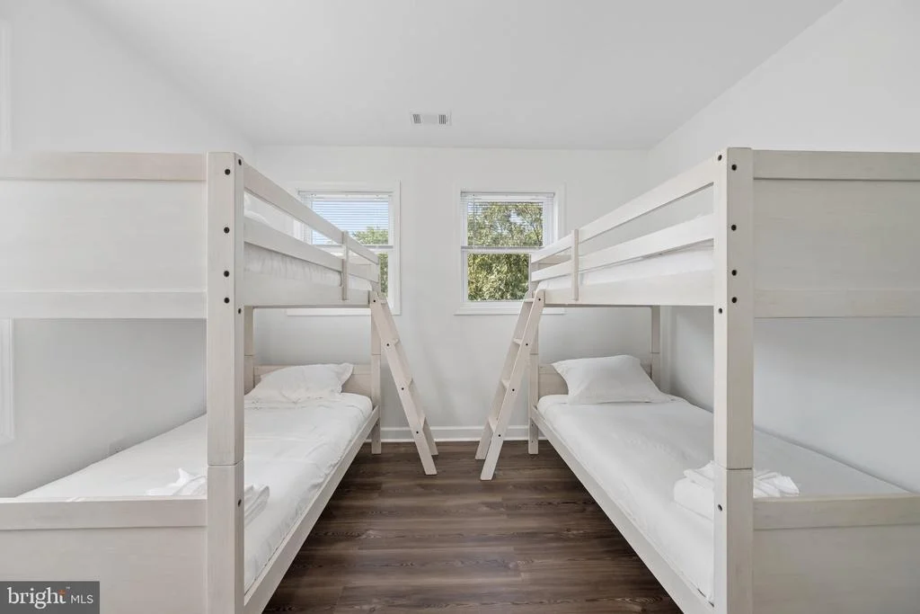Photo of 456 DEALE ROAD