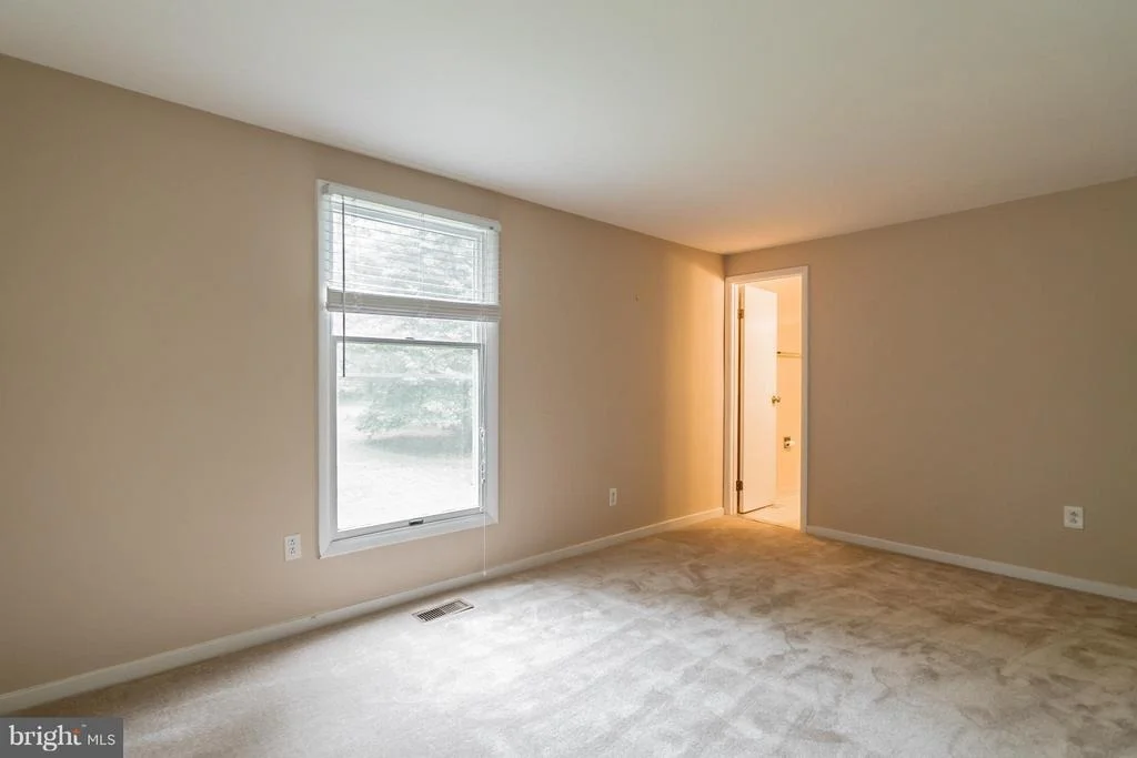 Photo of 6017 RIVER MEADOWS DRIVE