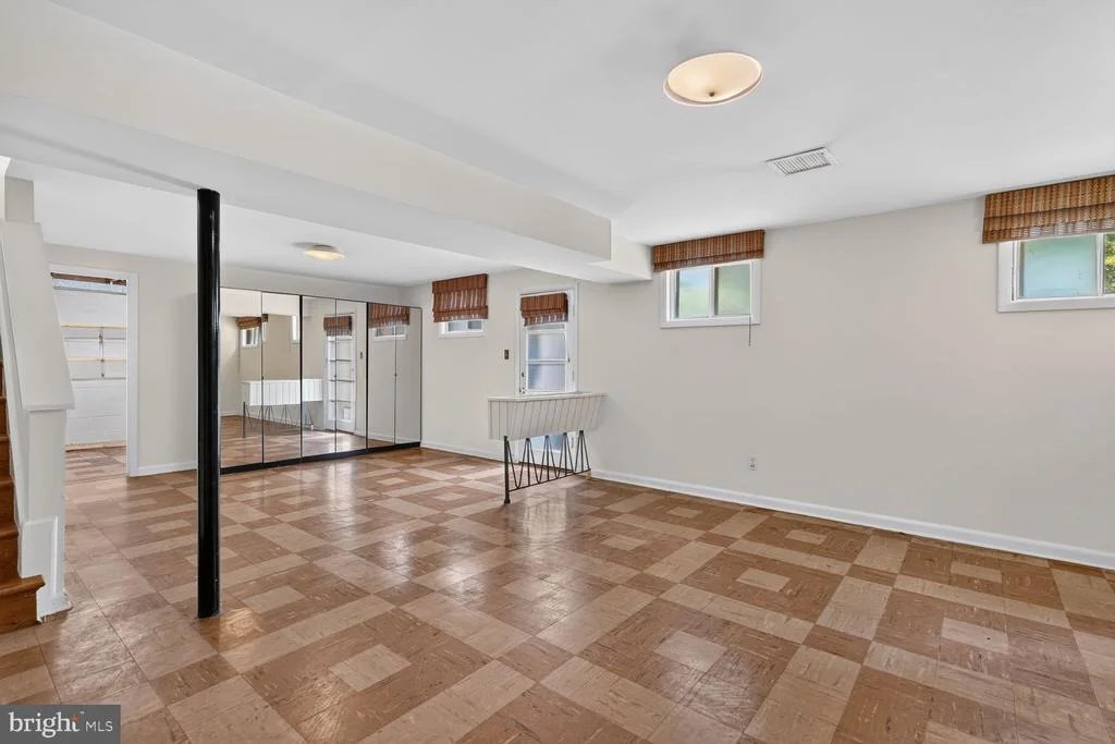 Photo of 6841 STRATA STREET