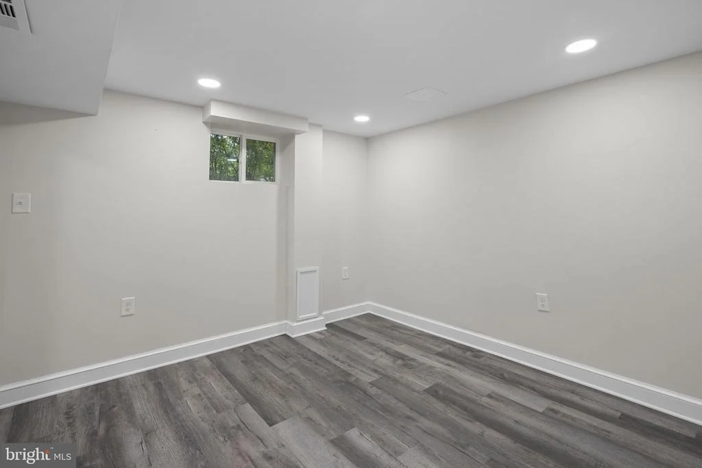 Photo of 9407 SEMINOLE STREET