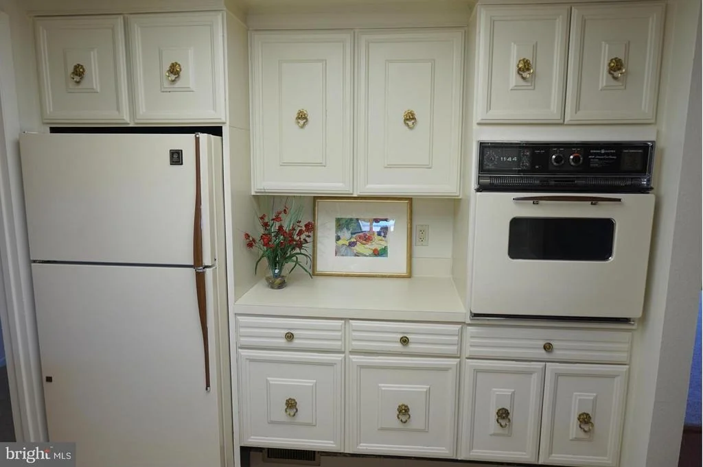 Photo of Unit 702D at 3350 GLENEAGLES DRIVE