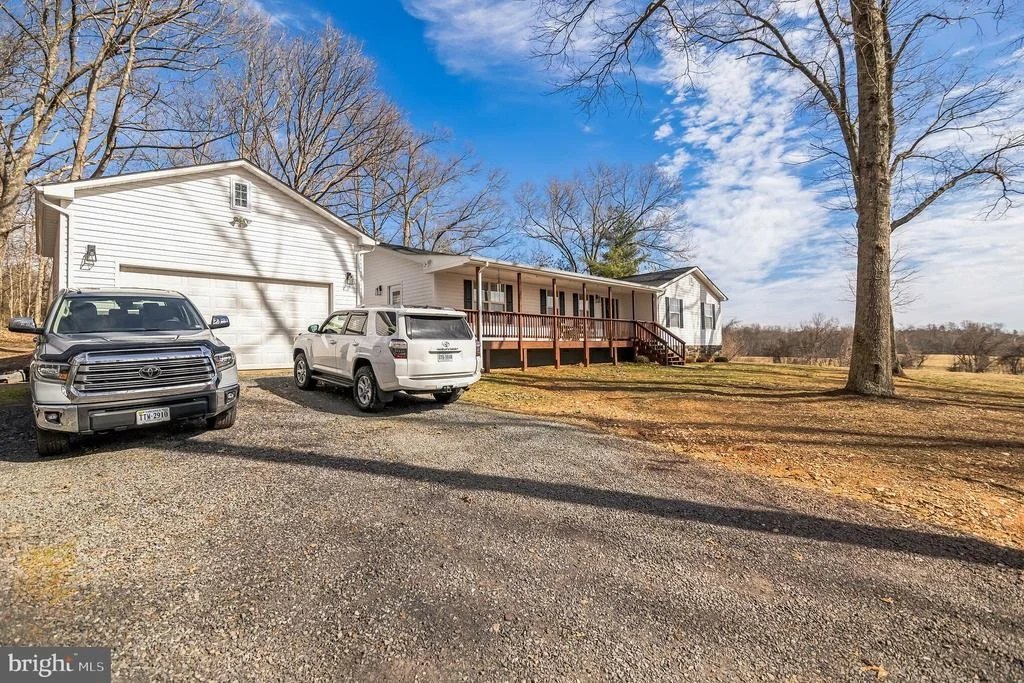 Photo of 17075 REVA ROAD