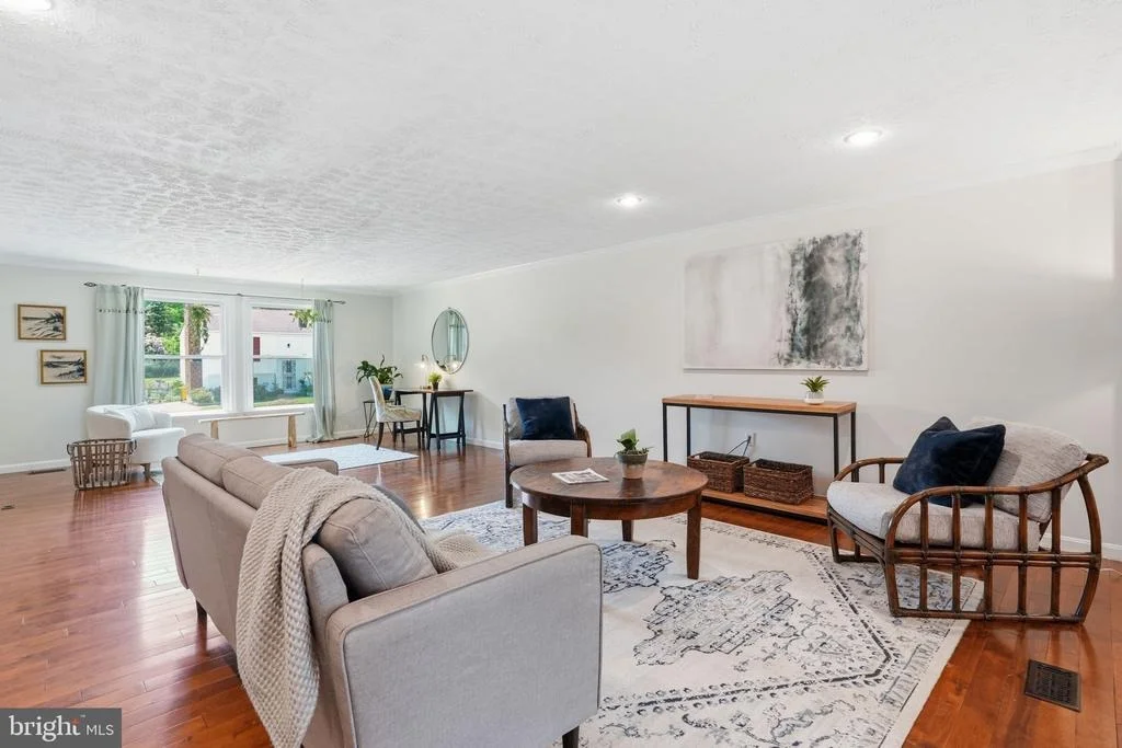Photo of 490 ELEANOR LANE