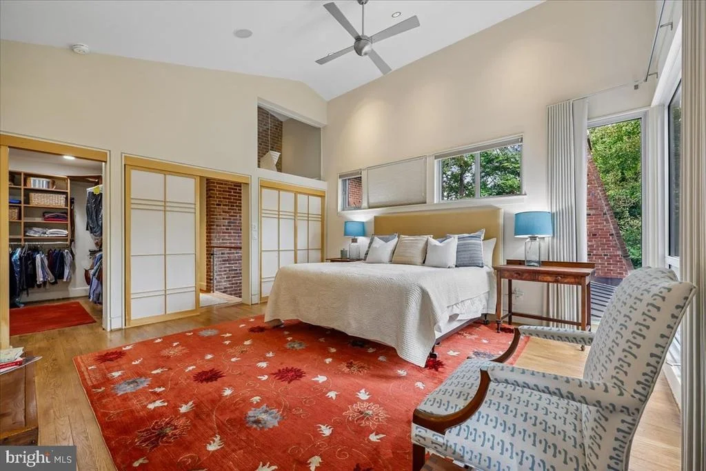 Photo of 1212 WOODSIDE PARKWAY