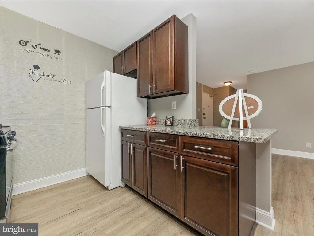 Photo of Unit 417 at 8601 MANCHESTER ROAD