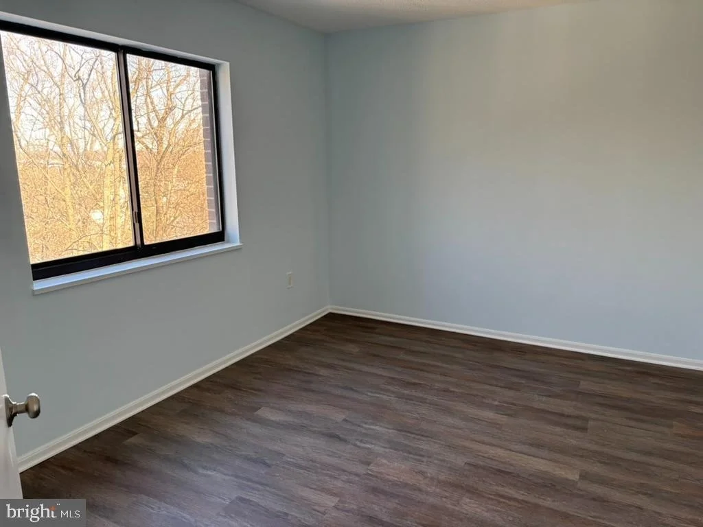 Photo of Unit 31020 at 15115 INTERLACHEN DRIVE