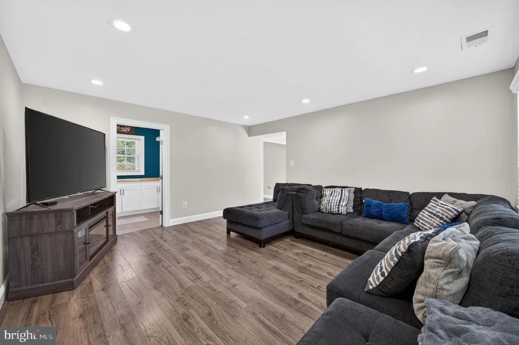Photo of 4202 MINSTRELL LANE