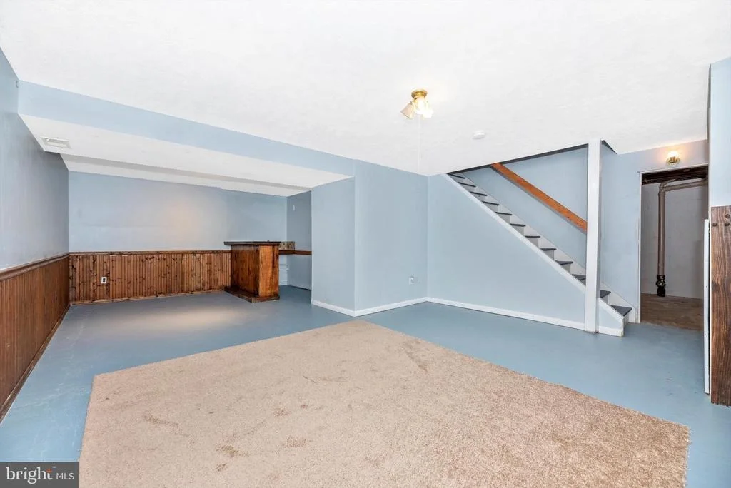 Photo of 484 HILLCREST DRIVE