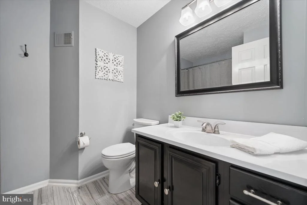 Photo of 6396 DEVONSHIRE LANE