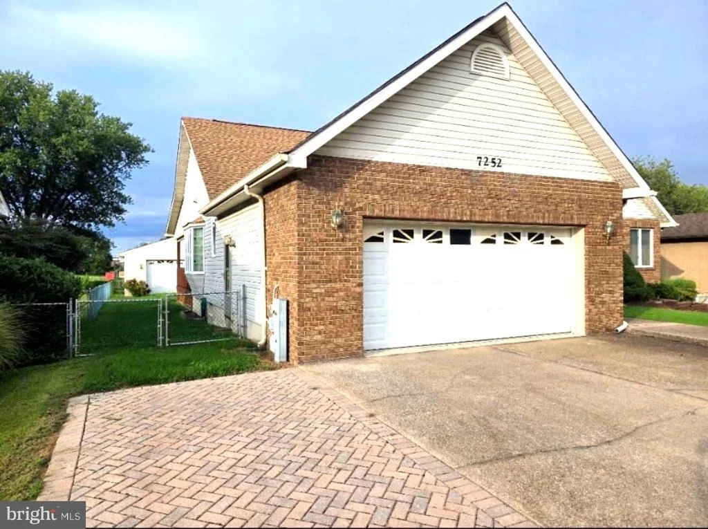 Photo of 7252 MEADOW LANE
