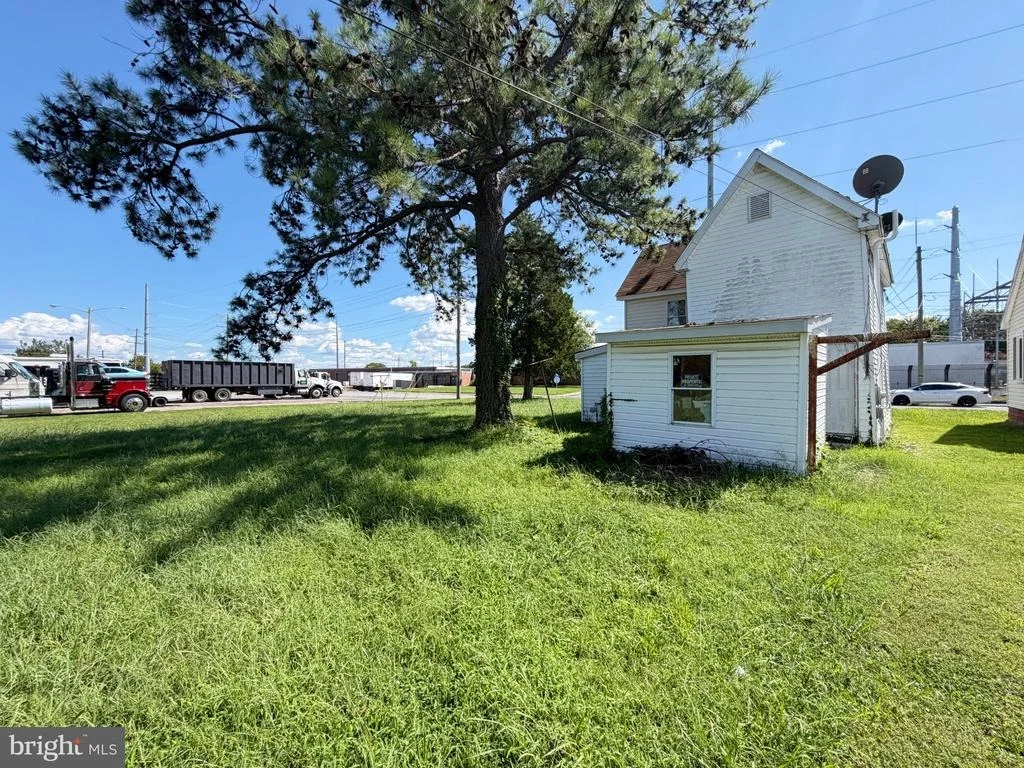 Photo of 201 BOUNDARY AVENUE