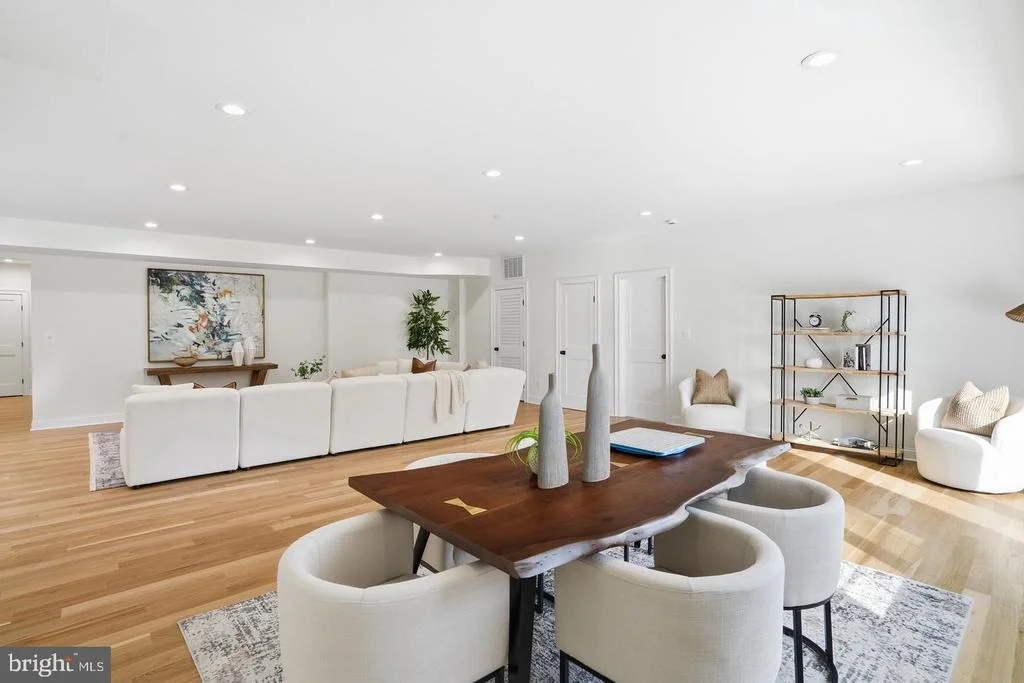 Photo of 6512 WILLIAMSBURG BOULEVARD
