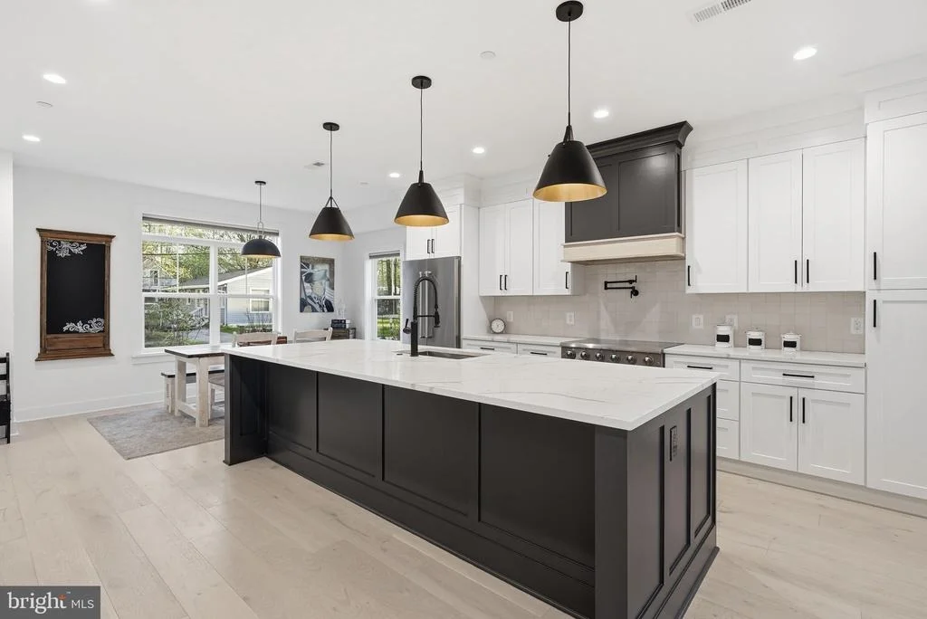 Photo of 1422 HOWARD ROAD