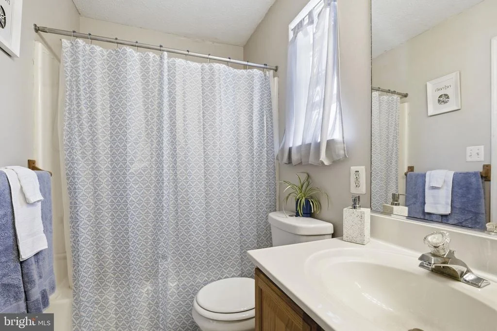 Photo of 736 LUCKY AVENUE