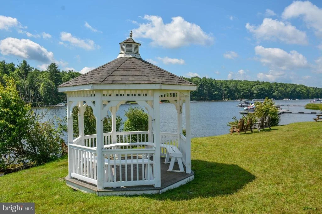 Photo of 282 LAKEFRONT LINKS DRIVE