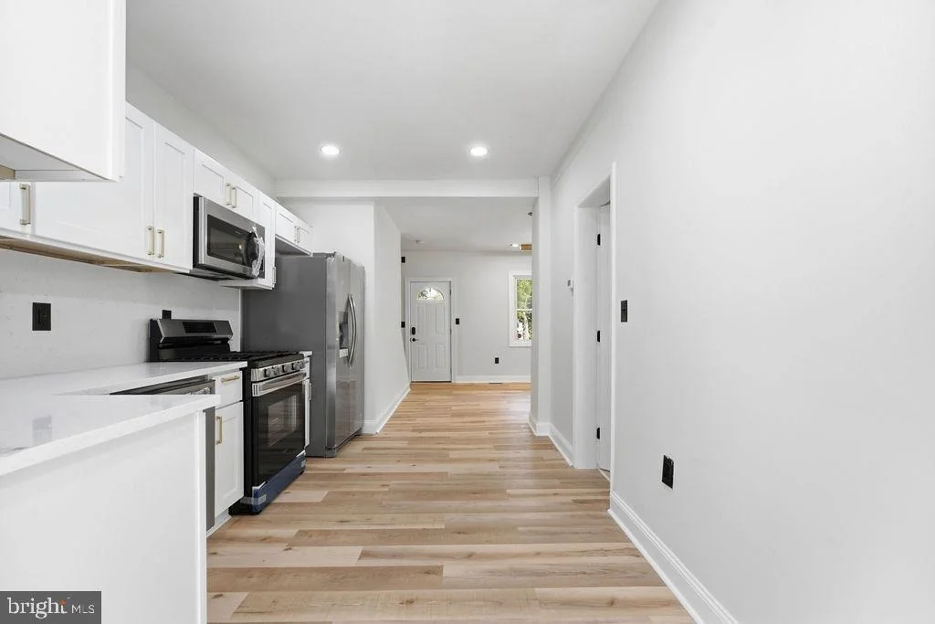Photo of 5807 DADE STREET