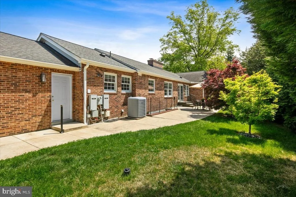 Photo of 9352 MOUNT VERNON CIRCLE