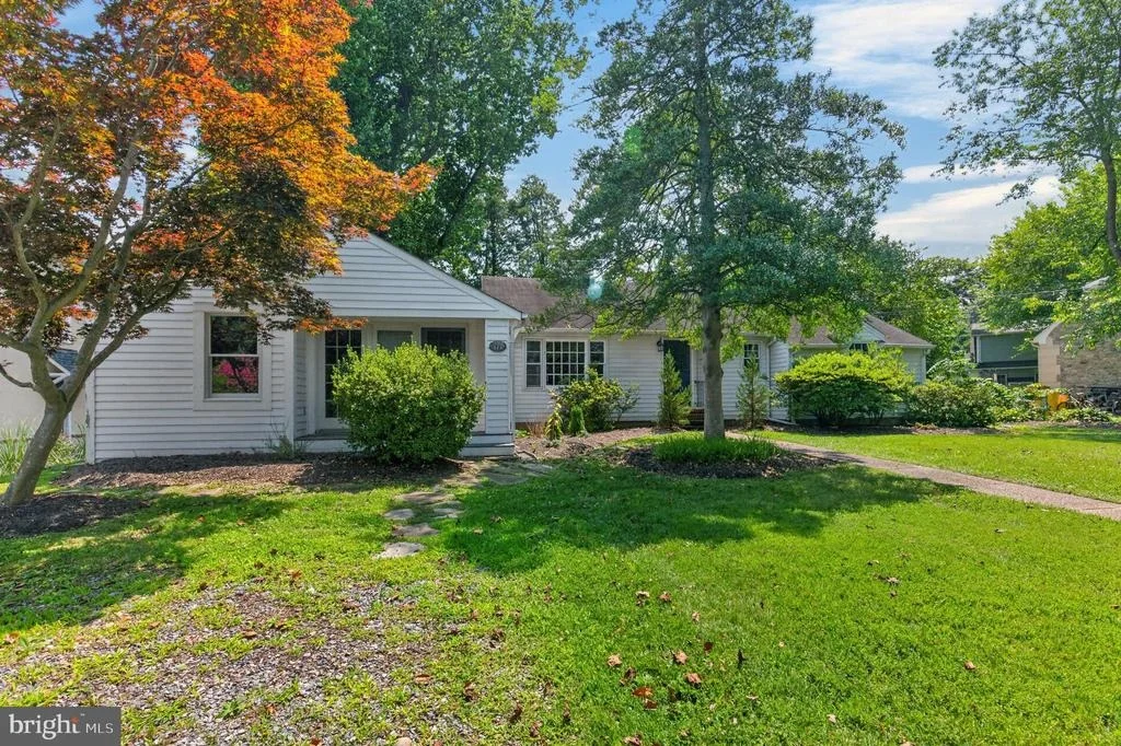 Photo of 111 WARDOUR DRIVE