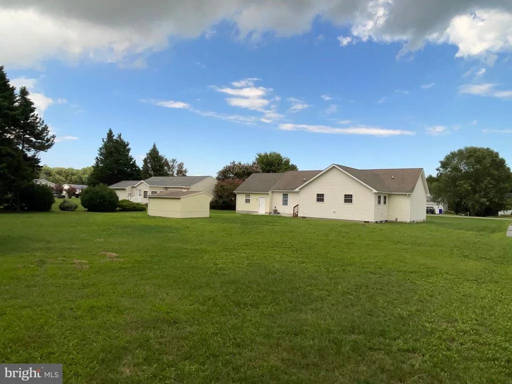 Photo of 28 CIRCLE DRIVE W