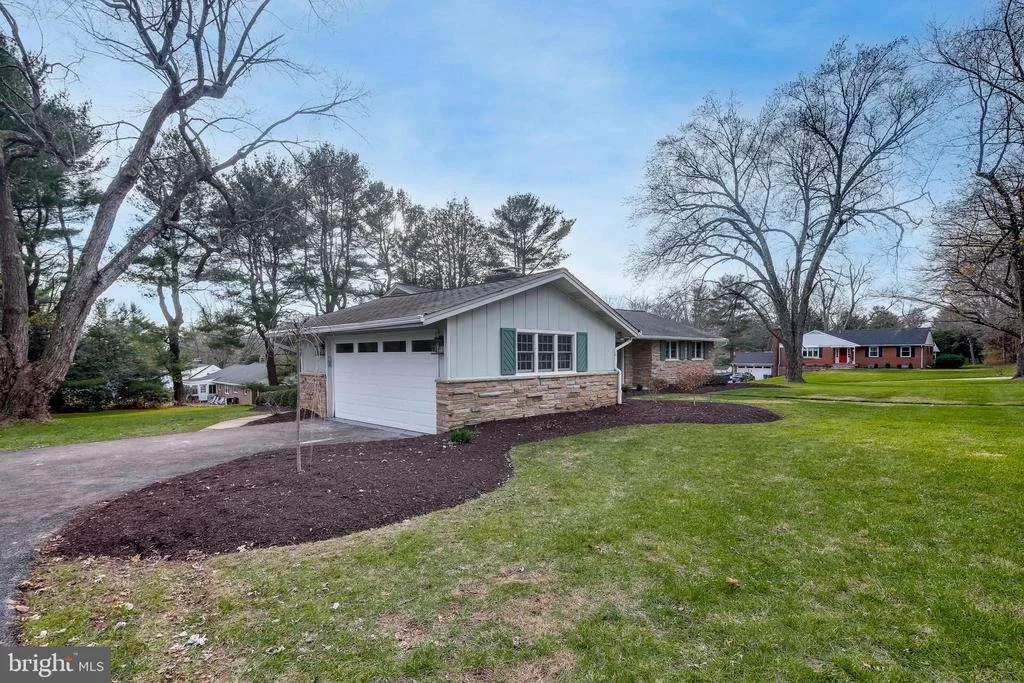 Photo of 2802 MONTCLAIR DRIVE