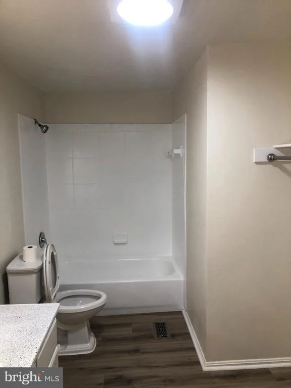 Photo of 516 MENTOR AVENUE