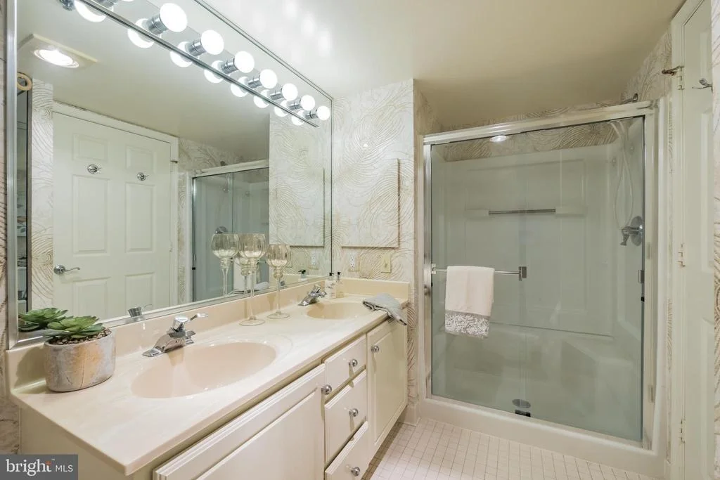 Photo of Unit 306 at 14801 PENNFIELD CIRCLE
