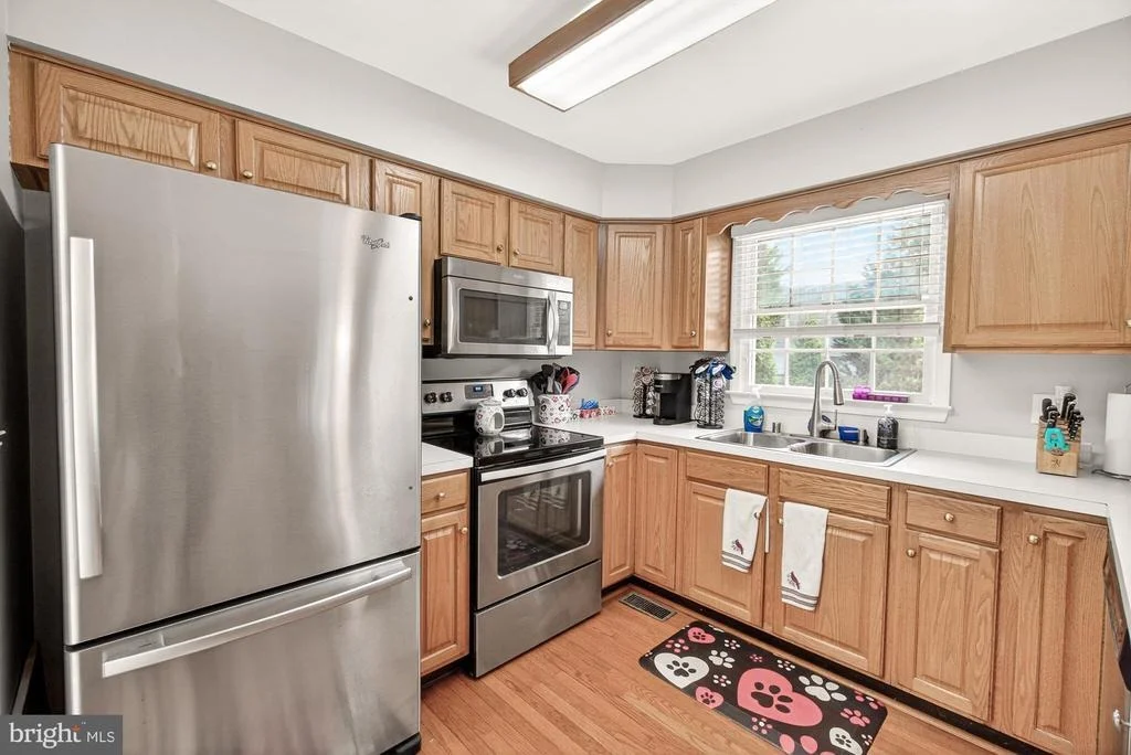 Photo of 2094 E GREENLEAF DRIVE