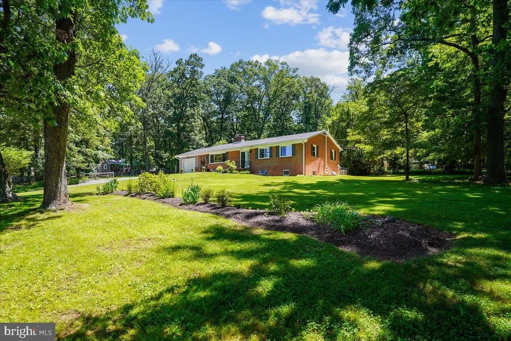 Photo of 18901 MUNCASTER ROAD