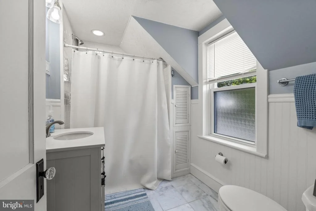Photo of 425 FLORENCE AVENUE