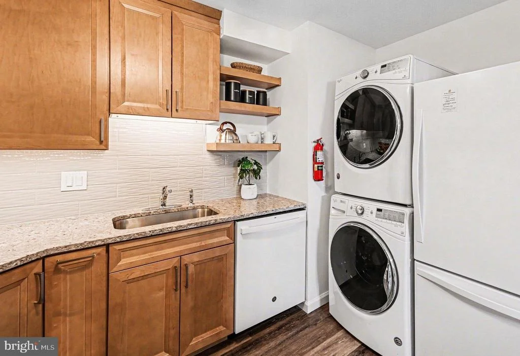 Photo of Unit 511 at 5903 MOUNT EAGLE DRIVE
