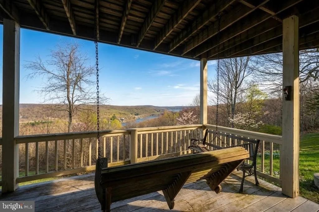 Photo of 110 HIGHLINE DRIVE