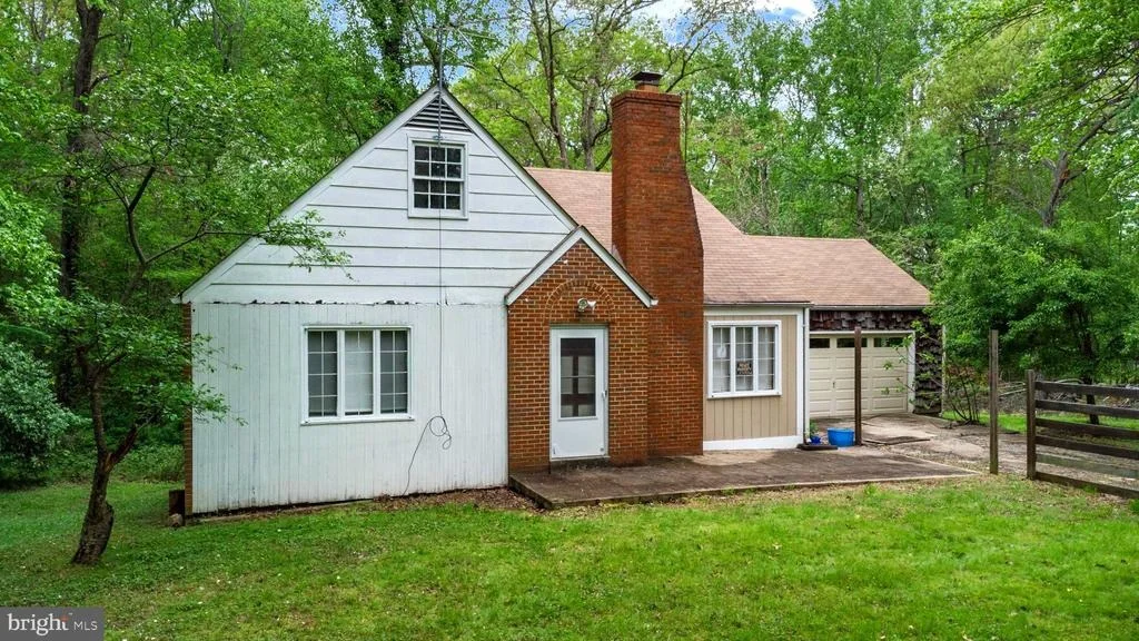 Photo of 10979 STUART MILL ROAD