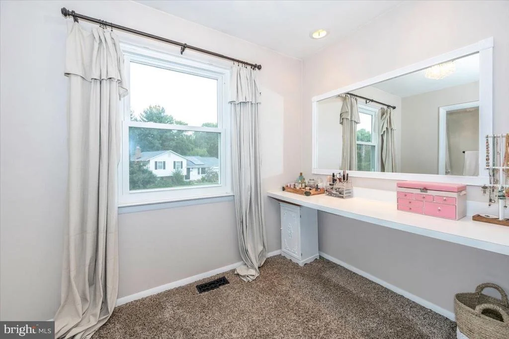 Photo of 8413 MOUNTAIN LAUREL LANE